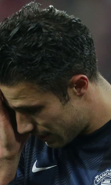 Van Persie accuses Man United teammates of getting in his way